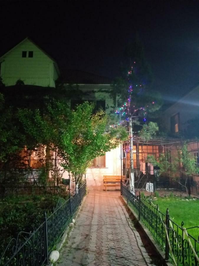 Shymhostle Hostel Shymkent Ngoại thất bức ảnh